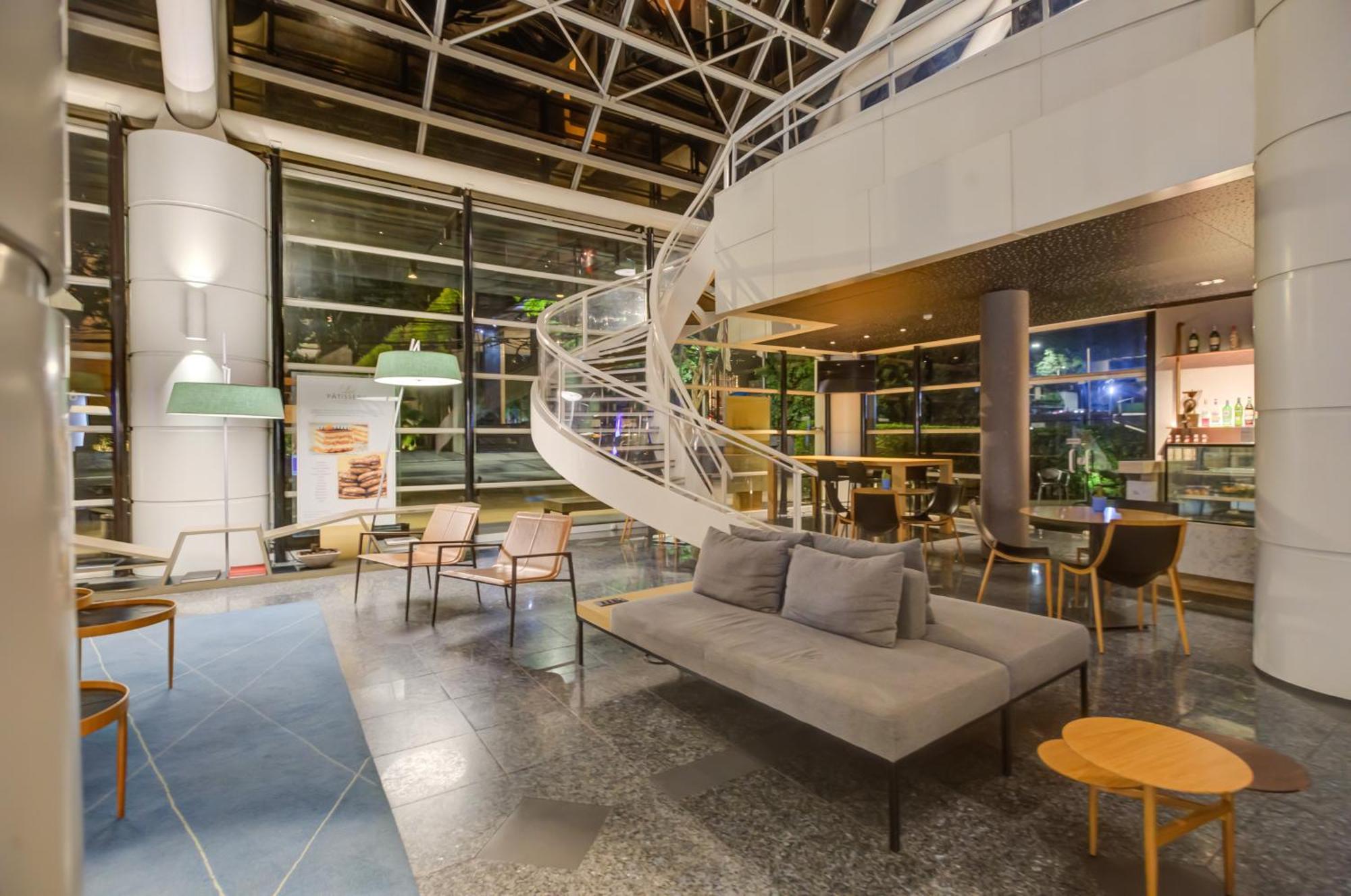 Radisson Sao Paulo Paulista Otel Dış mekan fotoğraf The interior of the library